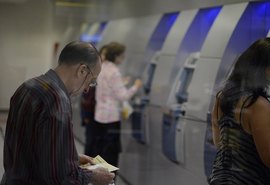 DataSenado ouve brasileiros sobre o 14° salário emergencial
