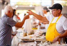 Feiras e mercados públicos funcionam em horário especial no feriado em Maceió