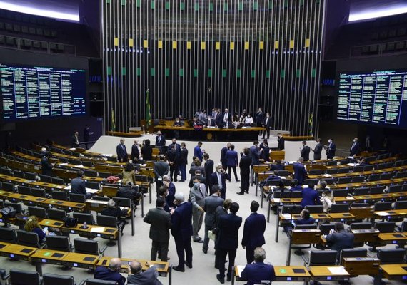 Cinco deputados federais de AL ainda não definiram partidos para as eleições