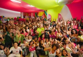 Rafael Brito e Teca Nelma participam de encontro com a juventude