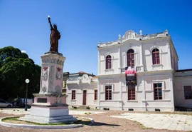 “Amor preto cura”: exposição encanta o público no Museu da Imagem e do Som de Alagoas