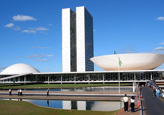 Pesquisa: Brasil cai duas posições no ranking de percepção da corrupção