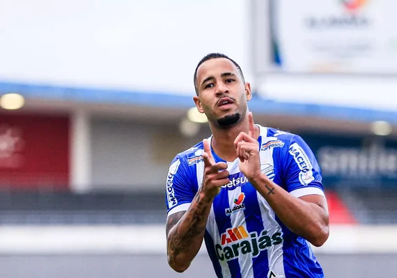 CSA anuncia permanência do atacante Marco Túlio no clube