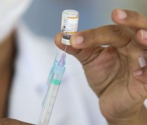 Anvisa deverá aprovar o uso emergencial de vacinas que combatem novas variantes nesta terça (22)