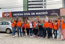 Crianças e adolescentes da Grota do São Rafael visitam base da Defesa Civil de Maceió