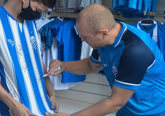 Técnico Mozart renova contrato com o CSA por mais uma temporada