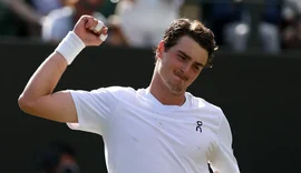 João Fonseca retorna ao Brasil após lesão e mira recuperação para o US Open