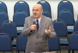 Ministro Milton Ribeiro confirma que está com covid-19