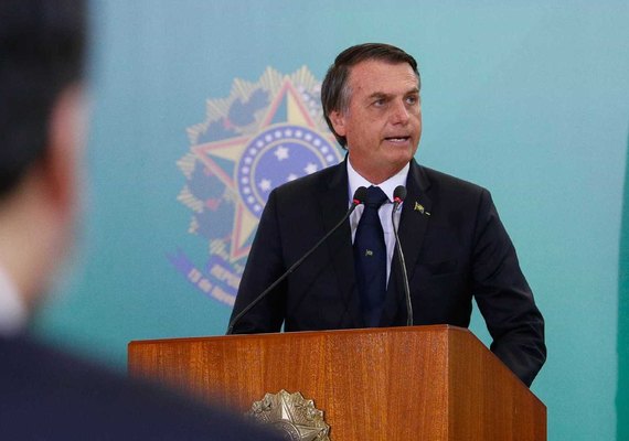 Presidente Jair Bolsonaro sanciona lei que cassa CNH de condenados por 5 tipos de crime