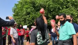 MTST faz ato em frente à mansão de Flávio Bolsonaro nesta quinta (30)