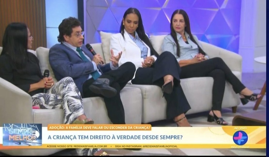 O psicólogo e escritor Alexander Bez participa de debate no programa Sempre Melhor, da Rede Mais Família de Televisão