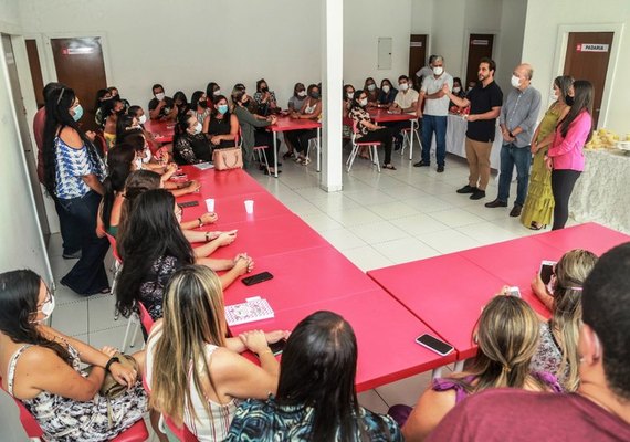 Semed Penedo convoca auxiliares de sala e professores