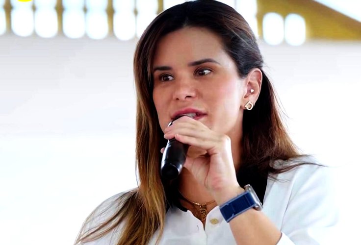 Prefeita de Atalaia desponta na Grande Maceió e consolida liderança em prol de 'voo mais alto', diz pesquisa