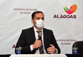“Exaustos, muitos médicos têm pedido para sair”, diz secretário Alexandre Ayres