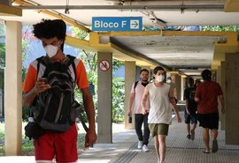 Capes disponibiliza 3.561 bolsas a 213 instituições de ensino superior