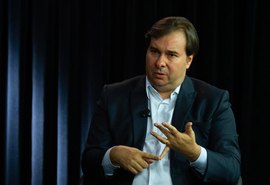 Rodrigo Maia critica apoio de Bolsonaro às manifestações desse domingo (15)