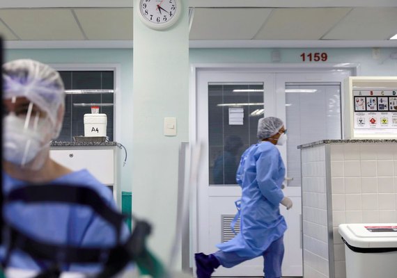 Medo de contágio esvazia setores de hospitais e laboratórios privados