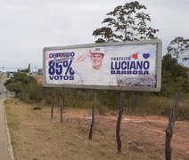 Prefeito reeleito de Arapiraca 'invade' Maceió com outdoors de agradecimento