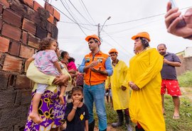 JHC anuncia R$ 6,5 milhões do governo federal para ajudar as famílias vítimas das chuvas