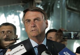 Bolsonaro determina criação de conselho para ações na Amazônia