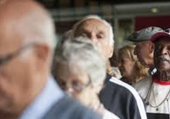 Governo antecipa primeira parcela do 13º de aposentados e pensionistas