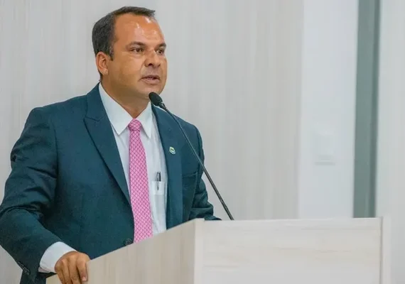 Francisco Sales é acusado de espalhar fake news sobre jornada de trabalho na Câmara de Maceió