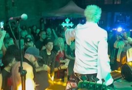 Supla protagoniza cena inusitada com crucifixo durante show em Maceió