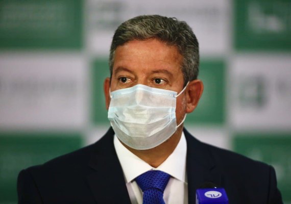 Ministro promete a Arthur Lira encontrar solução para “buraco de Alagoas”