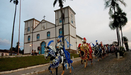 Festas do Divino Espírito Santo movimentam destinos nacionais
