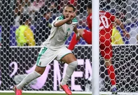 Argélia reage no segundo tempo, vence Jordânia e mantém sonho vivo