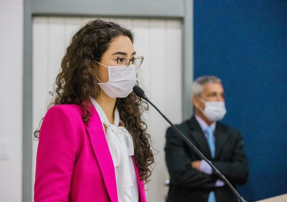 Teca Nelma é ameaçada por outro vereador ao chamar Bolsonaro de genocida