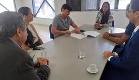 Prefeitura de Penedo e Fundepes assinam contrato para realização de concurso público