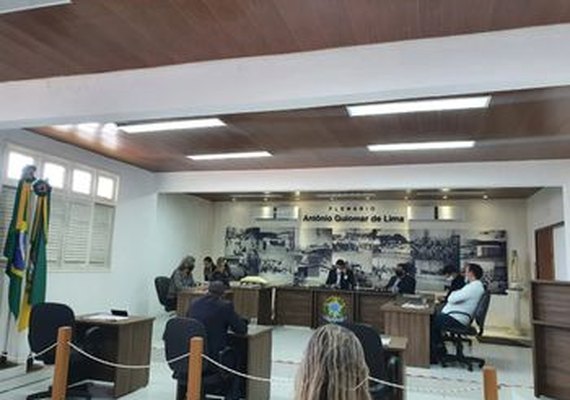 Candidato pode perder mandato por ultrapassar número de faltas na Câmara