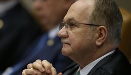 Fachin leva ao plenário relatório da PF que cita Moraes e ex-banqueiro