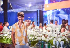 Inspirado no mar de Maceió, João Curvelo assina a decoração do Réveillon Celebration 2019