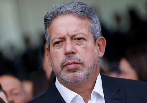 Após alteração na regra de distribuição de cargos, Lira garante apoio na Câmara