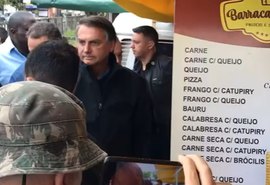 Presidente Bolsonaro é multado por não usar máscara na cidade de Peruíbe-SP