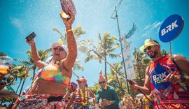 Empresa distribui água potável gratuita no sábado das prévias carnavalescas em Maceió