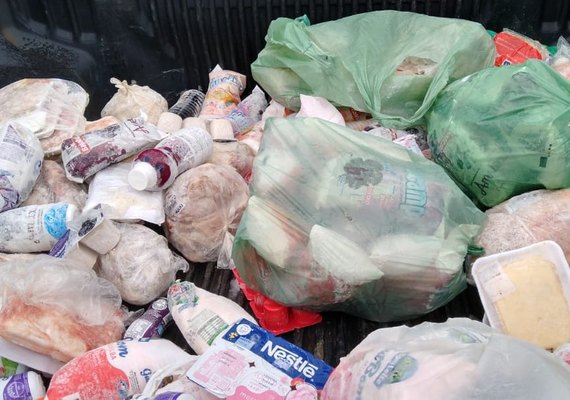 800 kg de alimentos estragados são apreendidos em supermercados da Serraria