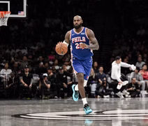LeBron James estreia com derrota na pré-temporada da NBA