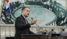 Renan Filho mudará secretários na próxima semana