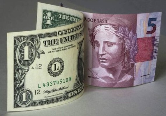 Cotação do dólar oscila  entre abaixo R$ 5 ou acima de R$ 6