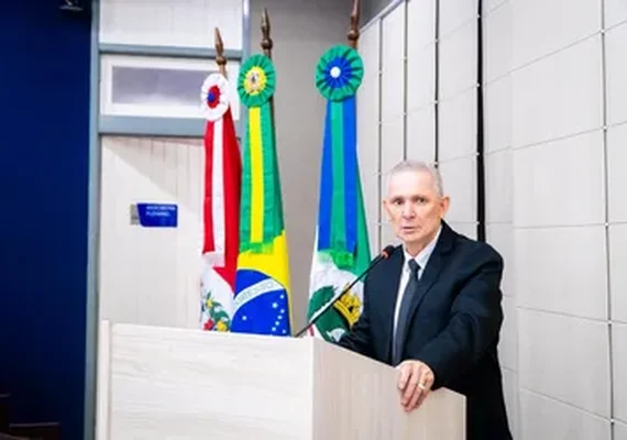 Câmara de Maceió decide disputa e mantém suplente no cargo