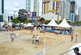 Praia do Francês é cenário dos Campeonatos de tênis e Surf