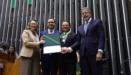 Presidente Marcelo Victor é condecorado pela Câmara dos Deputados em Brasília