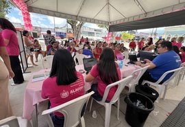 Tenda da Saúde assegura atendimentos médicos e orientações sobre o câncer de mama