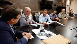 Regulamentação é discutida por taxistas e presidente do TJAL