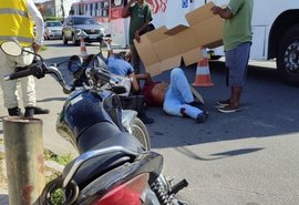 Condutor de moto sofre fratura exposta após colisão no Jacintinho