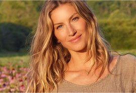 Gisele Bündchen exibe barriguinha de grávida pela primeira vez em evento; veja