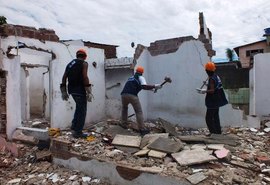 Cerca de 39 casas são demolidas no bairro de Santo Amaro